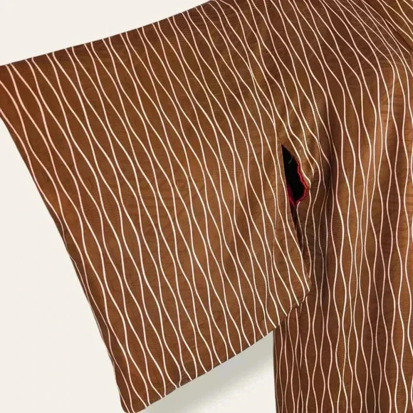 Vintage Silk Brown & White Kimono - Picture 7 of 12